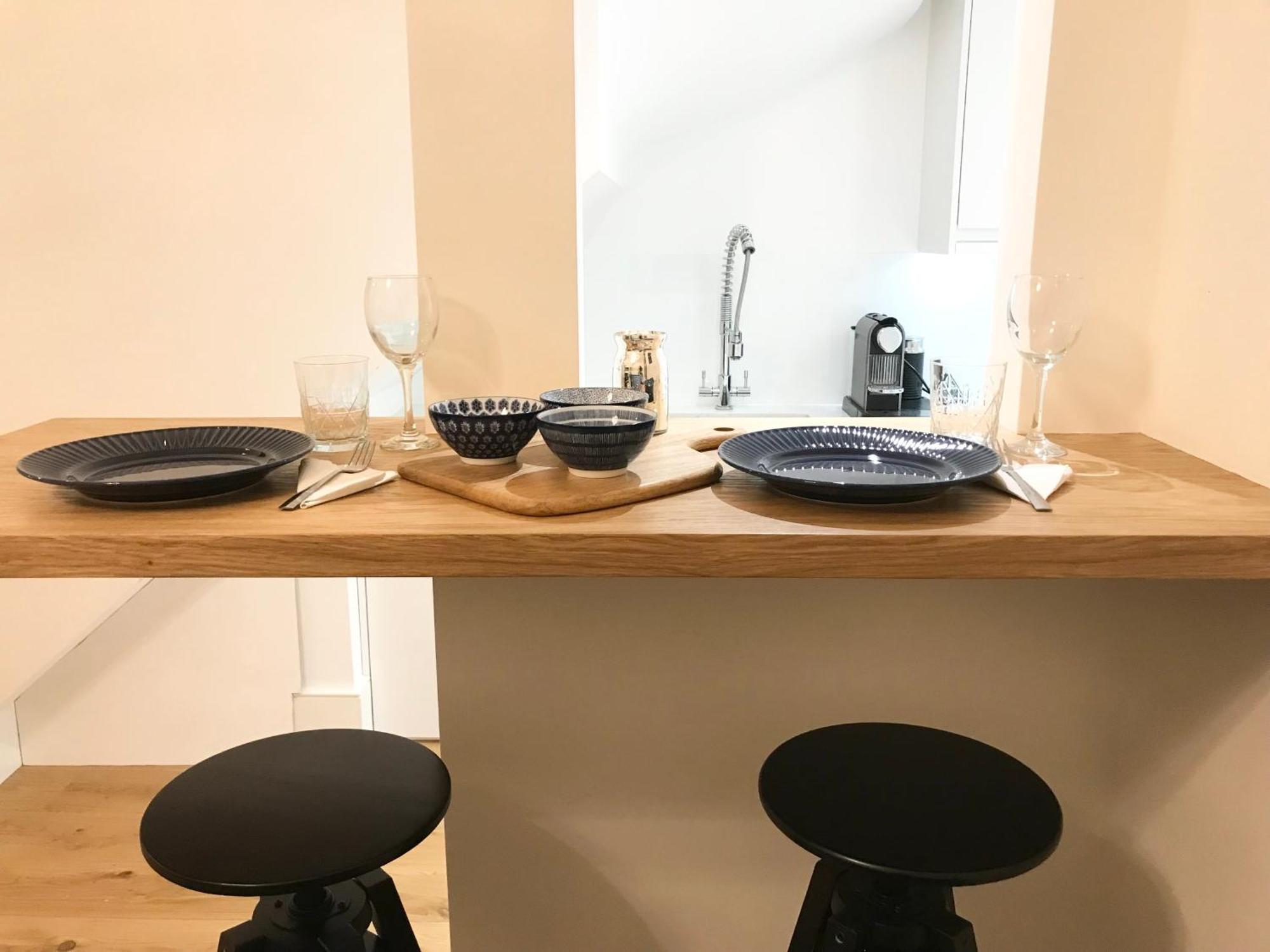 West Kensington-stylish 2 Beds Apartment London